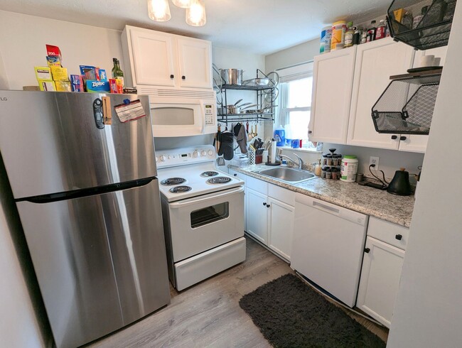 Building Photo - 118-120 S 25th St