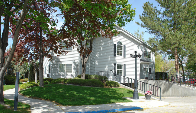 Primary Photo - Maple Grove Apartment Homes