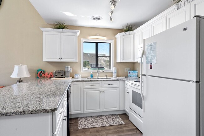 Building Photo - 1850 Colony Dr