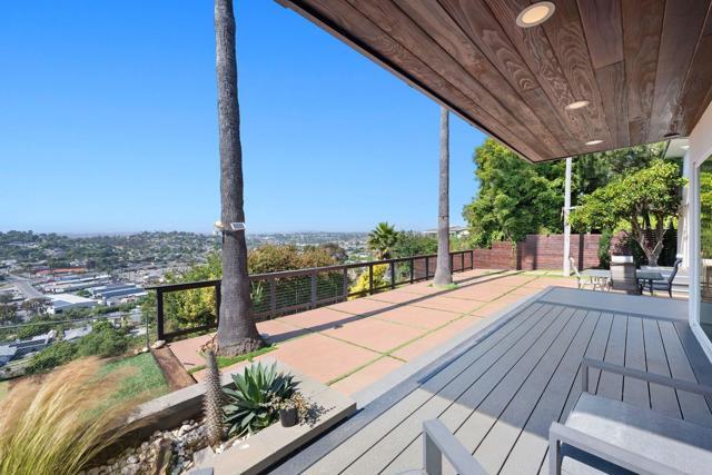 Building Photo - 2440 Dunstan St