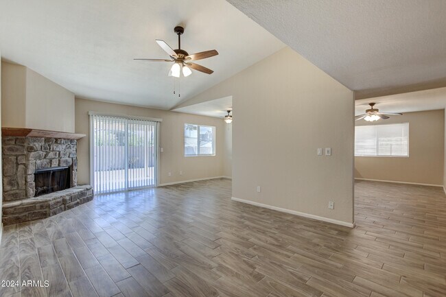Building Photo - 5111 W Beverly Ln