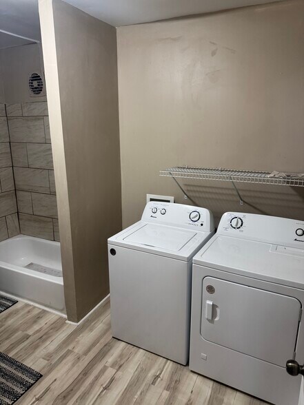 Building Photo - 1832 Franklin Ave