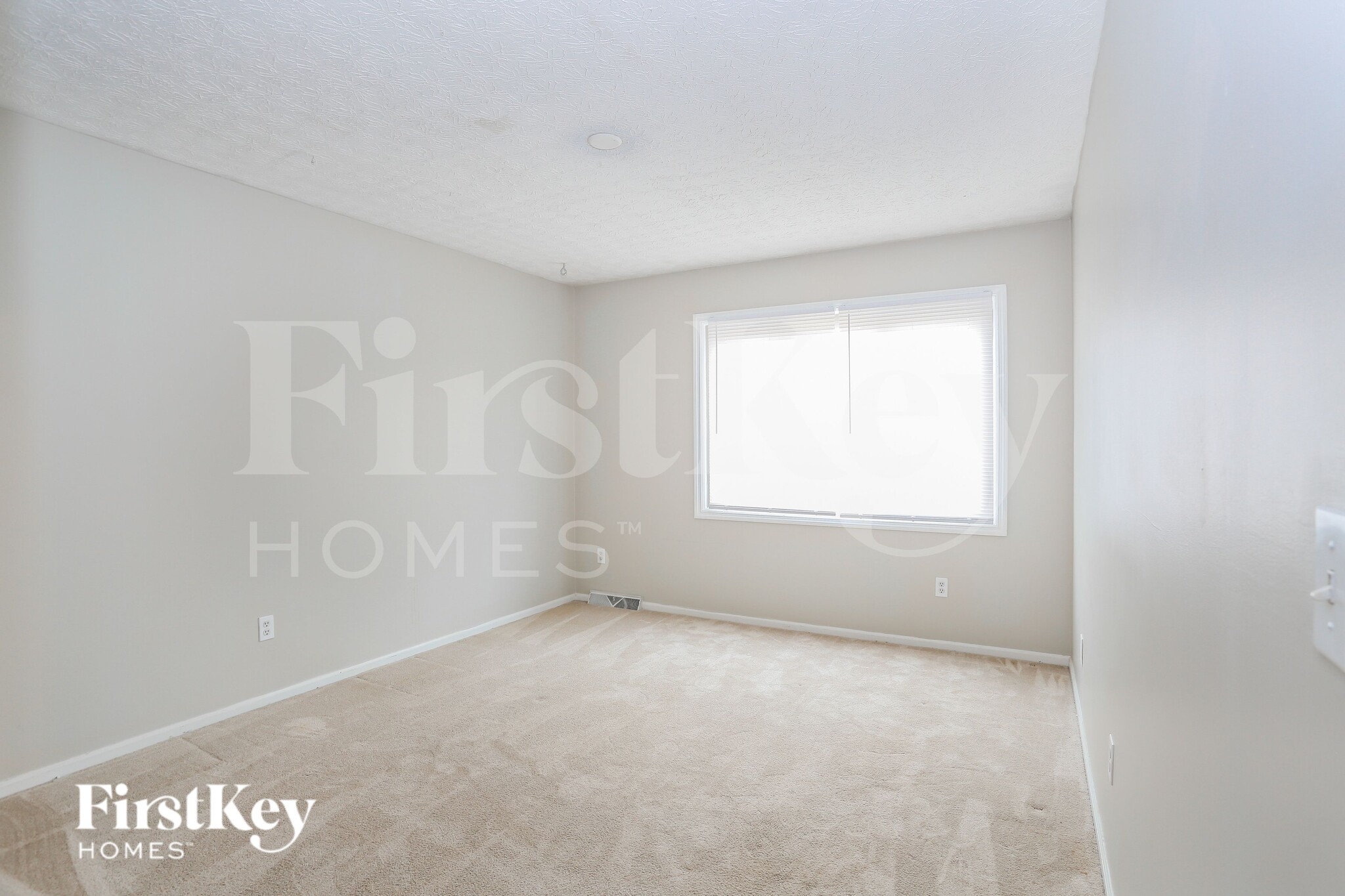 Building Photo - 2049 Stowbridge Rd