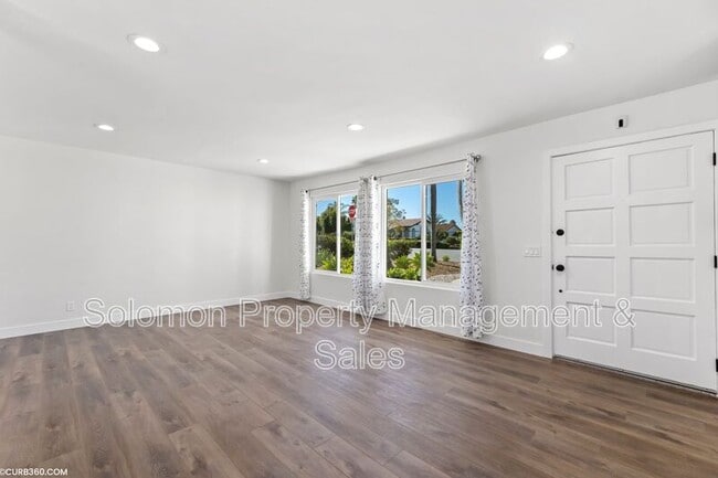 Building Photo - 315 Cerro St