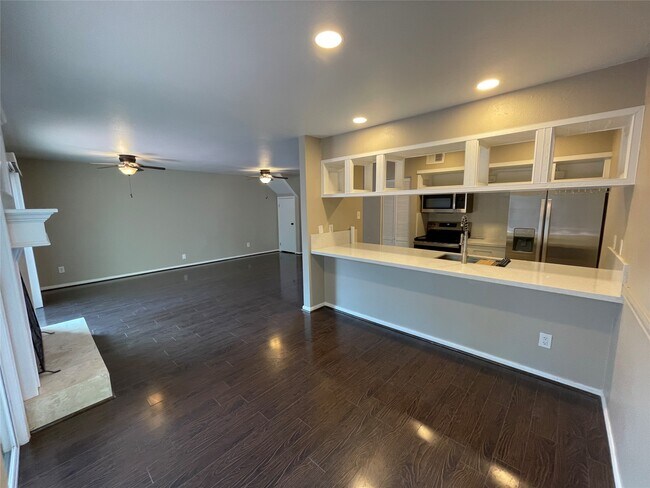 Building Photo - 12315 Glenview Dr