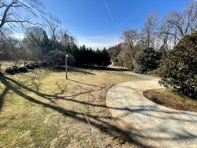 Building Photo - 2421 Old Forest Rd