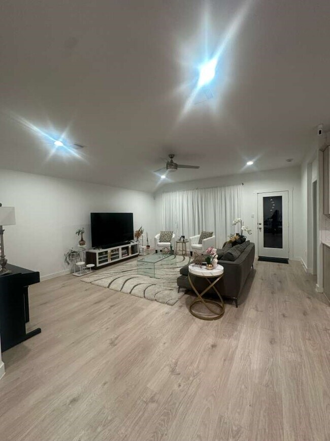 Building Photo - 2908 Misty Elm Ln