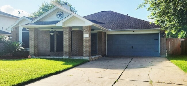Building Photo - 213 Mango St