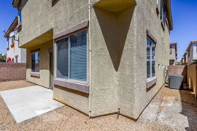 Building Photo - 3 Bedroom And Loft Southwest Gated Communi...