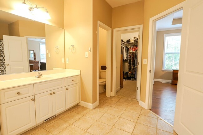 Building Photo - 919 Napiers Post Dr