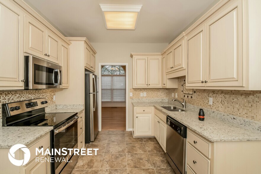 Building Photo - 30 Meadows Dr