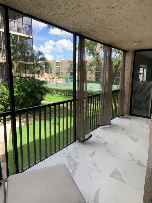 Building Photo - 10451 W Broward Blvd