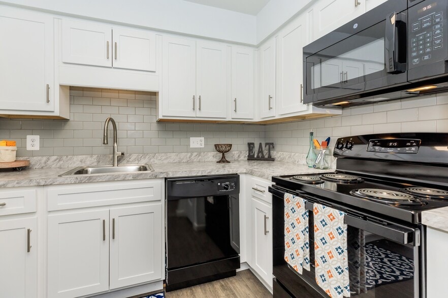 Building Photo - Rivers Edge Apartments
