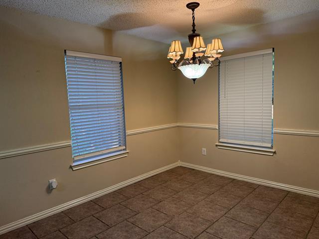 Building Photo - 2902 Hollis Dr