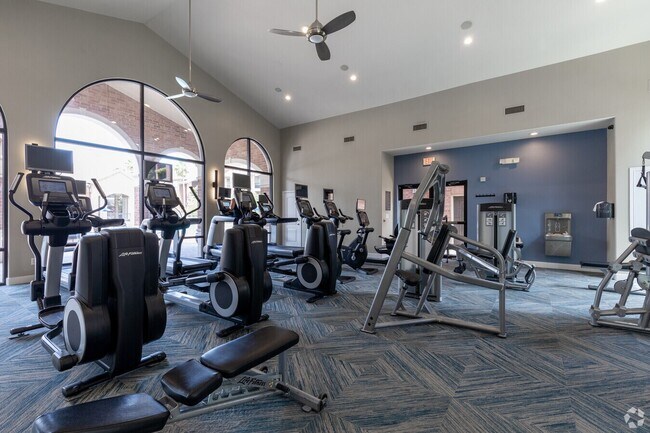 Building Photo - Bright, Open, & $500 Off