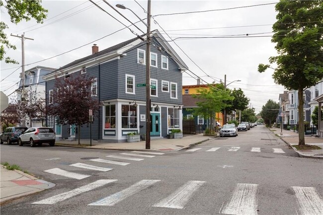 Building Photo - 186 Carpenter St