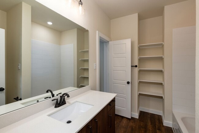 Building Photo - AVAILABLE NOW! GORGEOUS 2 BEDROOM FOUR PLEX LOCATED IN MIDLOTHIAN ISD!