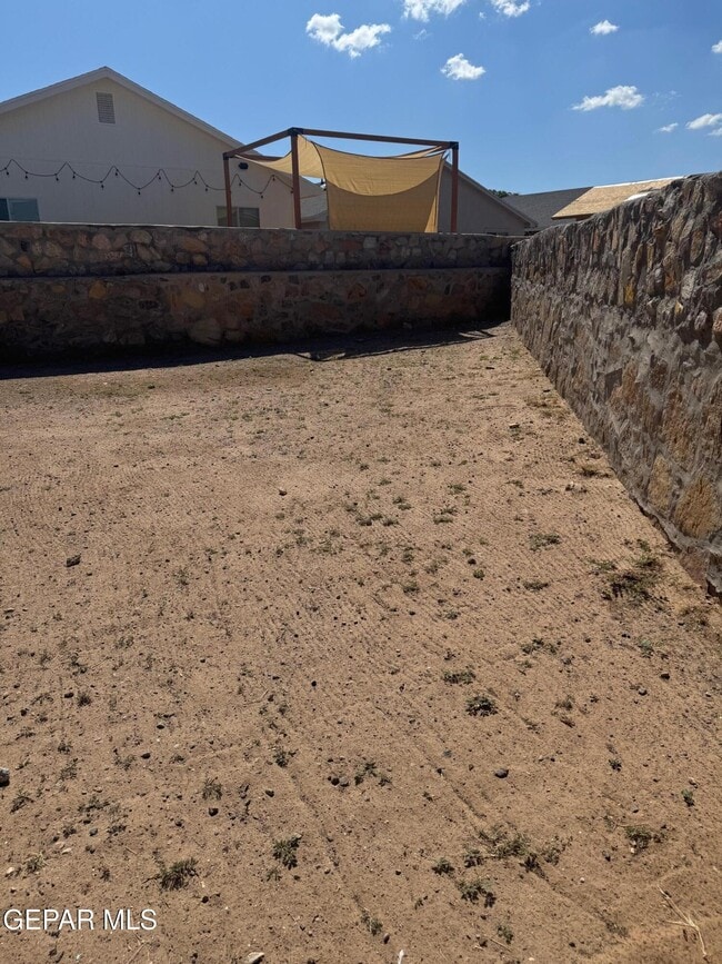 Building Photo - 1804 Joan Francis Dr