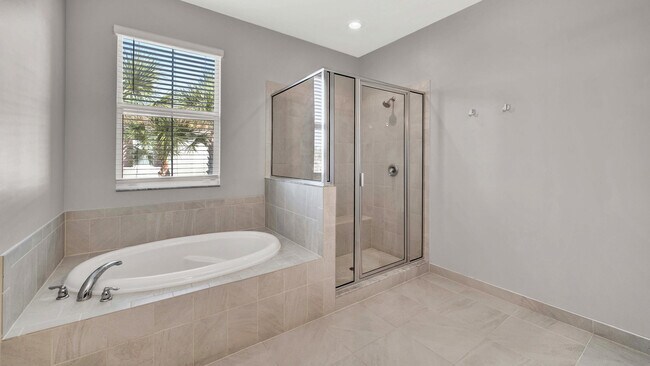 Building Photo - 94 Palm Ln