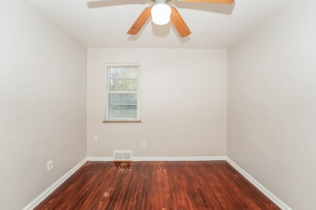 Building Photo - 20231 Crystal Ave