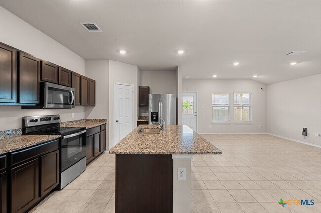 Building Photo - 5102 Karen Grn Dr