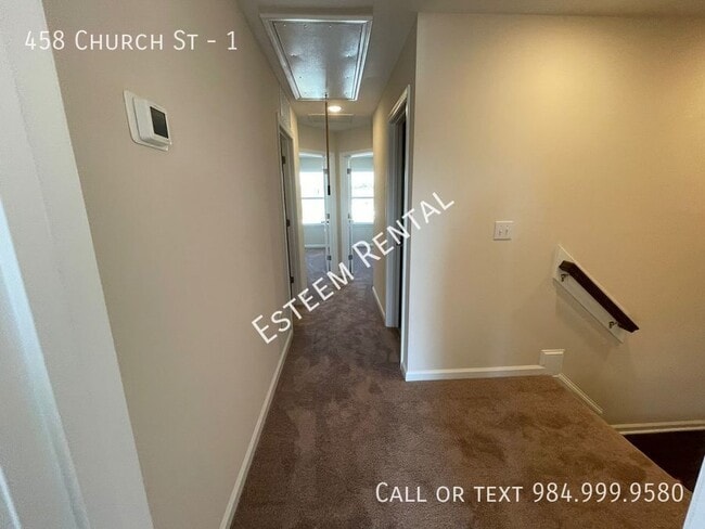 Building Photo - 458 Church St