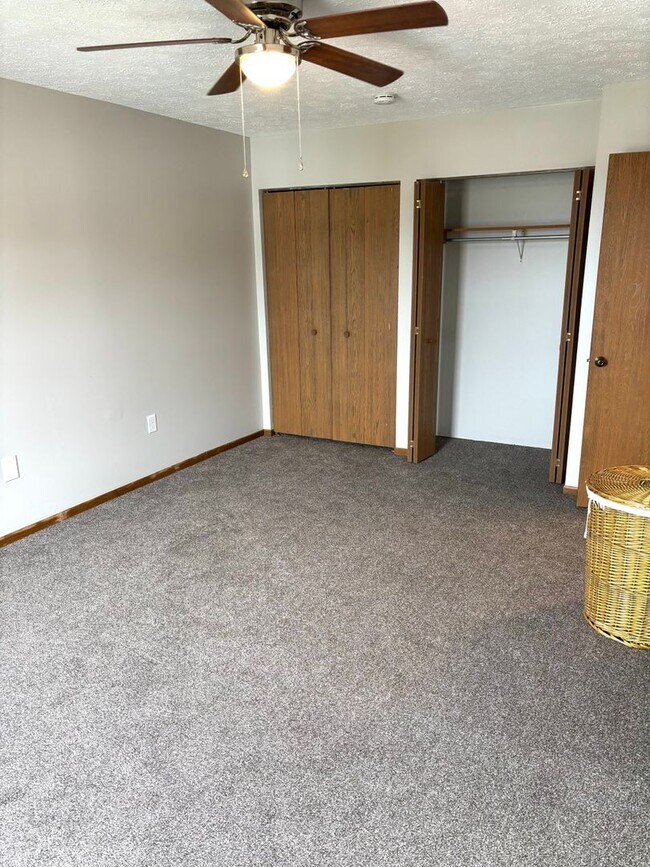 Building Photo - Charming 3BR Townhome in Pittsburgh