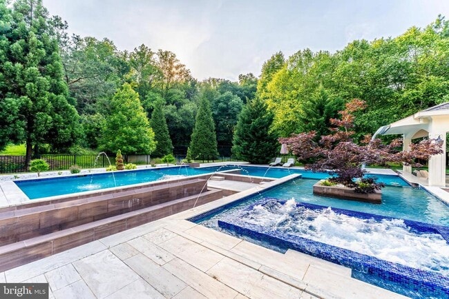 Building Photo - 860 Nicholas Run Dr