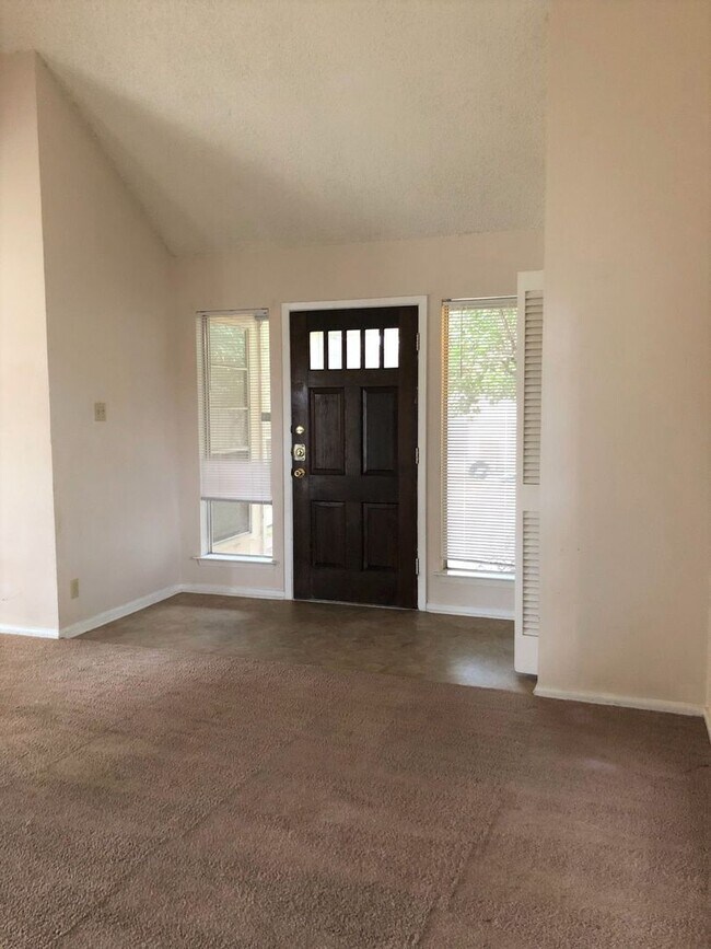 Building Photo - 4002 Glenrock Dr