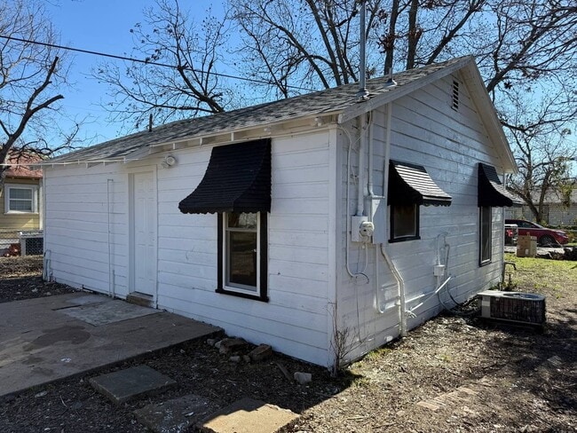 Building Photo - 8112 Melrose Ct W