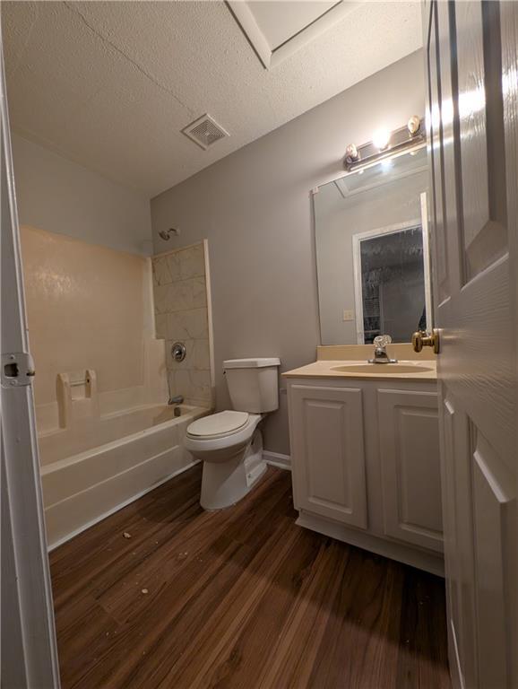 Building Photo - 5582 Estates Ct