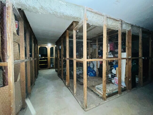 Building Photo - 2419 E Olive St