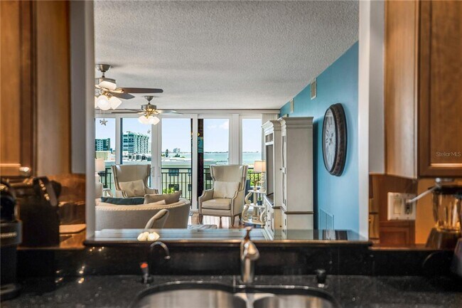 Building Photo - 7650 Bayshore Dr