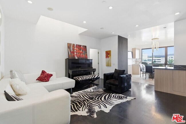 Building Photo - 121 Canon Dr