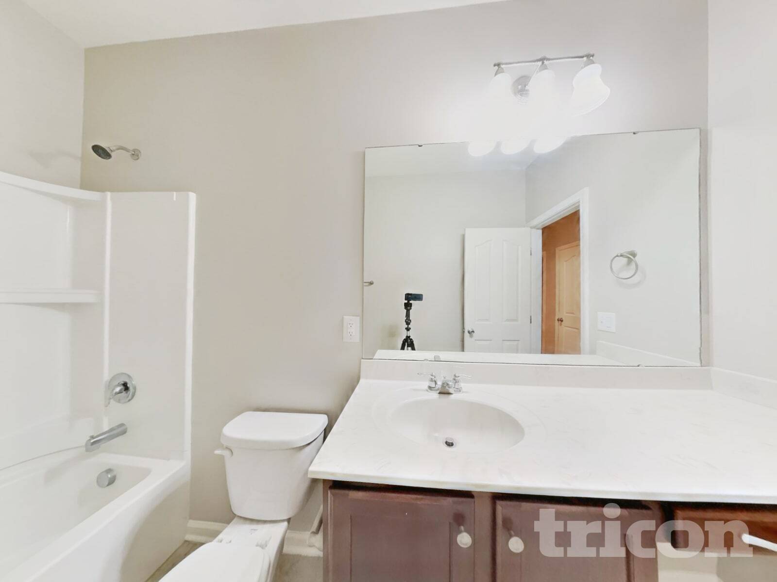 Building Photo - 932 Avondale Dr