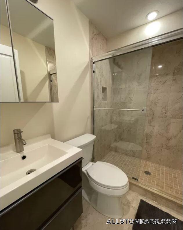 Building Photo - 1028a Commonwealth Ave