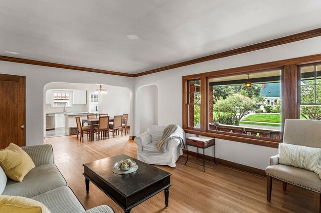 Building Photo - Coming Soon - 3 Bed 2 Bath South Hill Spok...