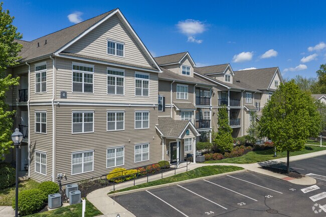 Building Photo - The White Oaks