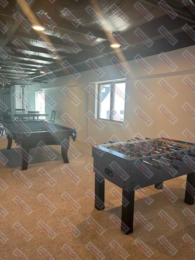 Building Photo - Stunning horse property on 40 acres!