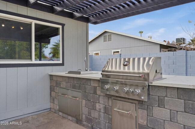 Building Photo - 1504 W Marlboro Dr