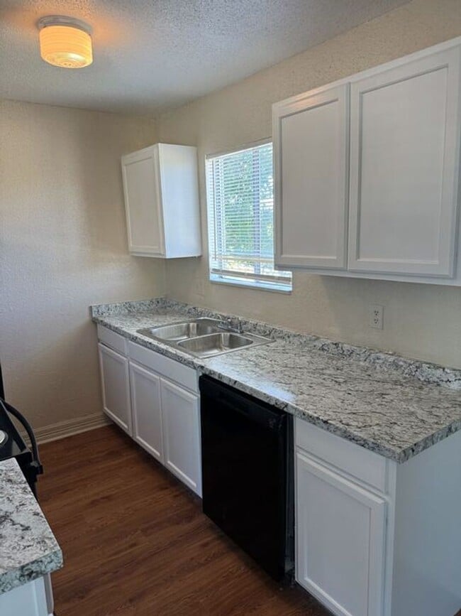 Building Photo - 4200 Boyett St