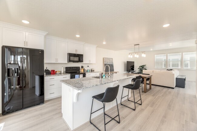 Building Photo - 12996 S Spook Gulch Ct