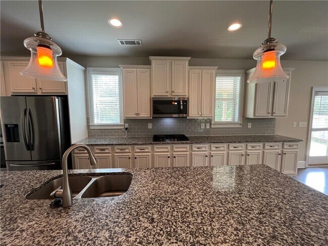 Building Photo - 184 Gray Trl