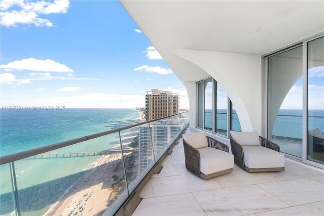 Building Photo - 16901 Collins Ave