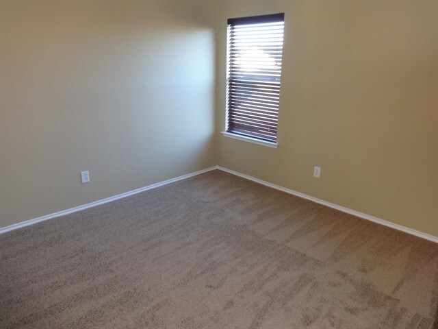 Building Photo - 6001 Melanie Dr