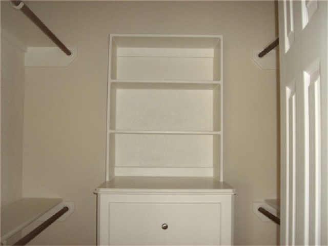 Building Photo - 16020 Fountainview Dr