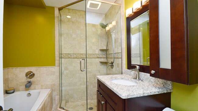 Building Photo - 407 Mors Ave