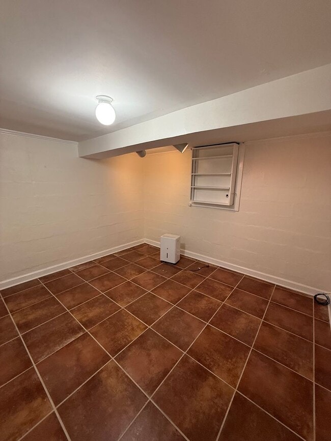 Building Photo - Prime Nashville Location with Comfort & Convenience