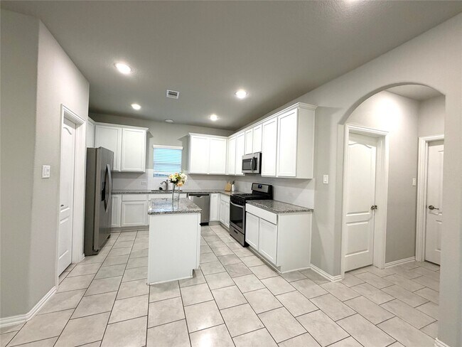 Building Photo - 31755 Wellington Pass