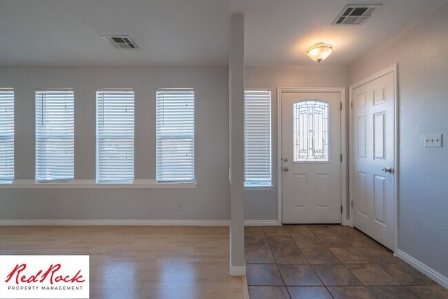 Building Photo - 237 N Scenic Dr W